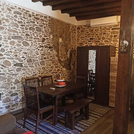 Areti's Traditional House Country house Apollona