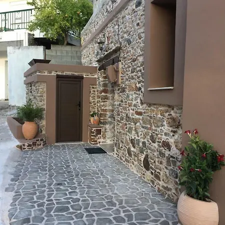 Areti's Traditional House * Apollona