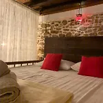 Areti's Traditional House Apollona
