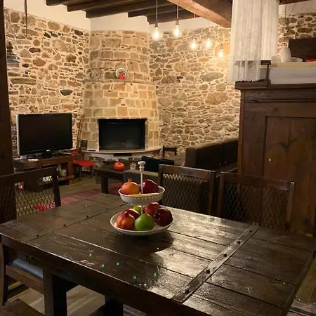 Kır Evi Areti's Traditional House Apollona